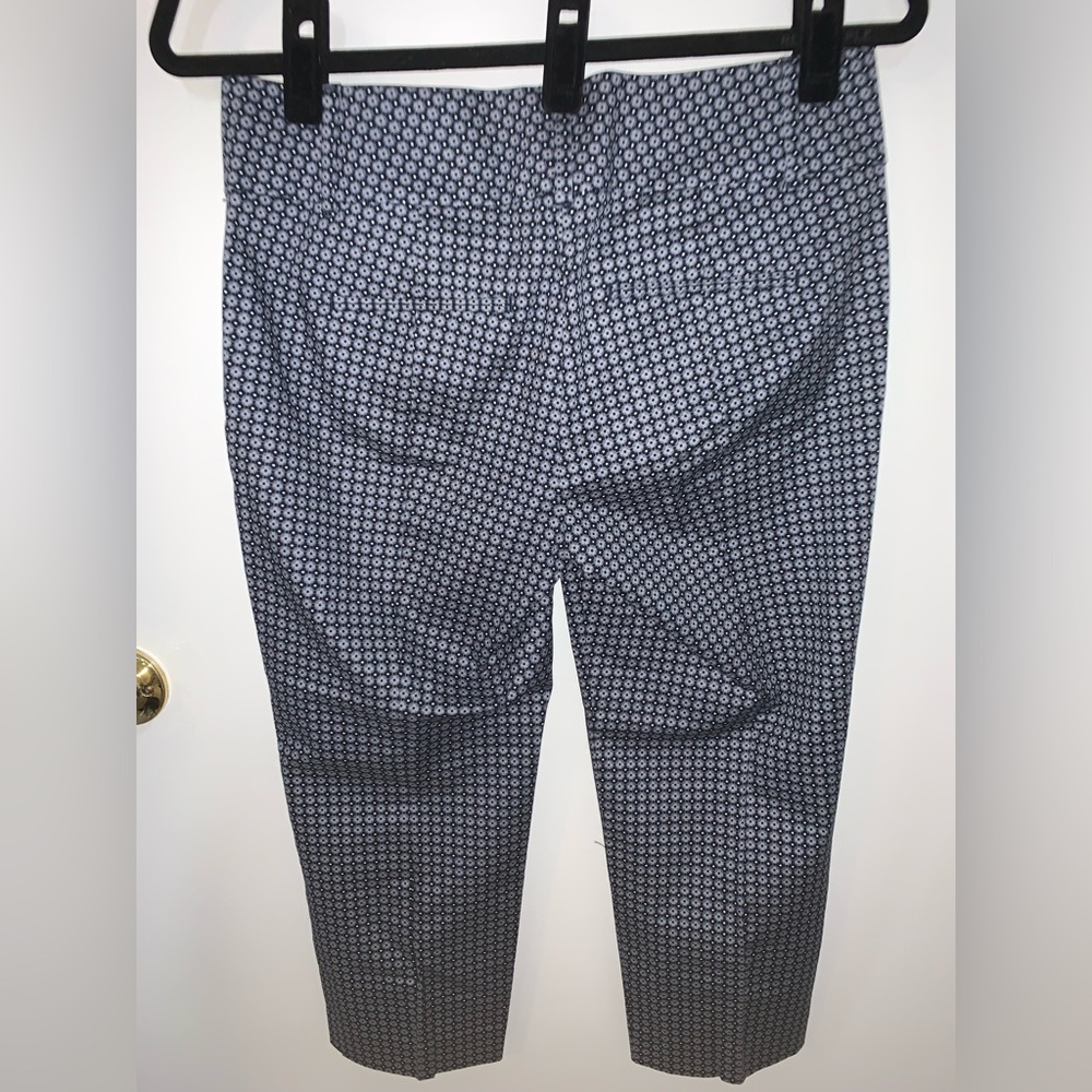 Ann Taylor Signature Crop Pants Size 4P - Picture 3 of 7